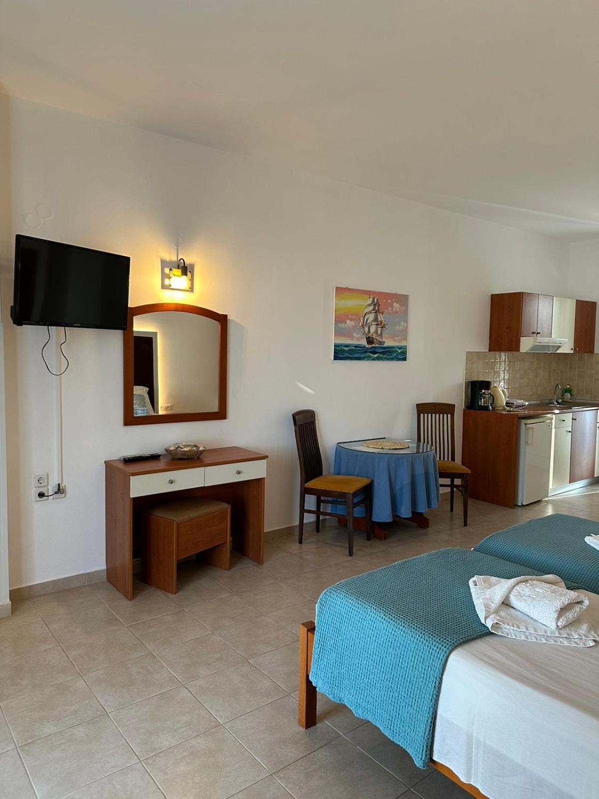 Apollonio Suites & Rooms Faliraki Rhodes Szoba fotó